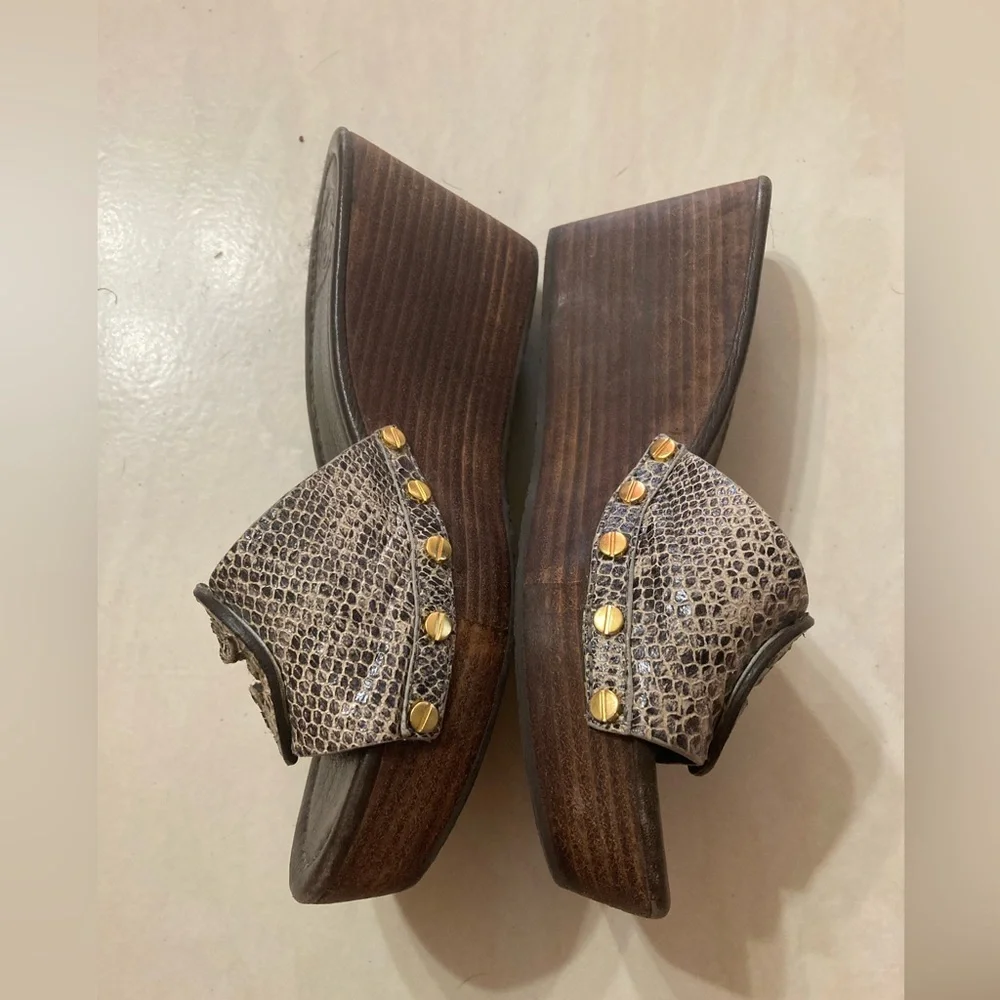 🩷🩷🩷Tory Burch Wedges sandals  8.5